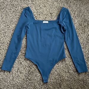 Aritzia Babaton Square-Neck Bodysuit Teal Long Sleeve Size L Minimalist Chic